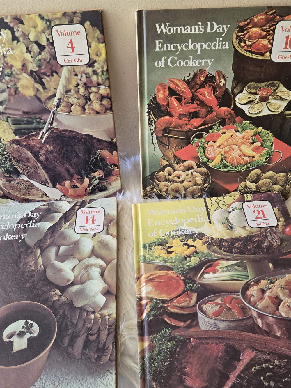 Women's Day Encyclopedia of Cookery Set - Assorted Covers Volume 4, 10, 14 & 21 - Picture 3 of 7